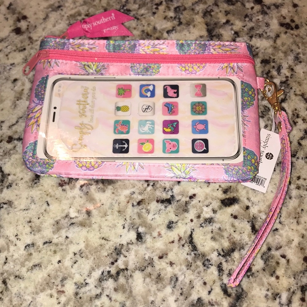 NWT Simply Southern Pineapple 🍍 phone 📱 wristlet